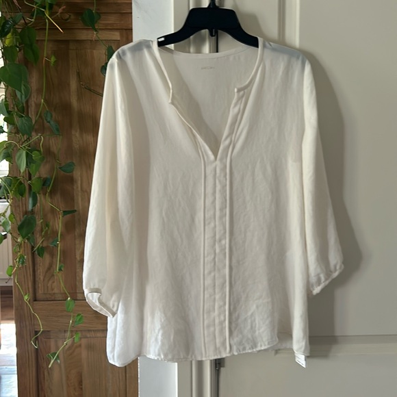 Marc Cain Tops - 🎀 NEW MARC CAIN ivory satin split neck blouse US 8